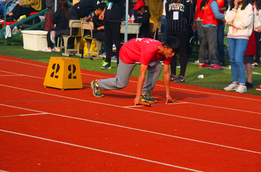 学院第32届田径运动会暨首届教职工趣味运动会成功举办