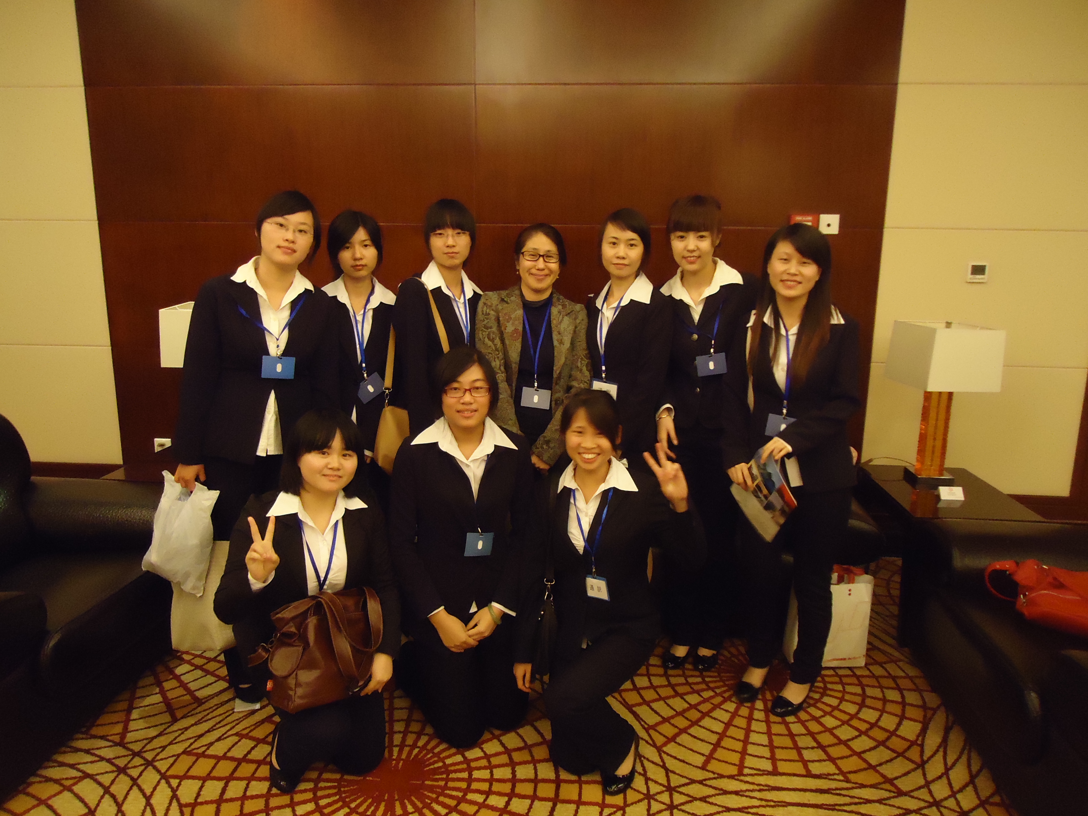 我系应用日语专业同学参加社会实践