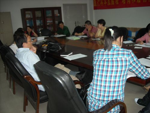 关爱新生 交流经验---国际贸易系召开新老班主任经验交流会